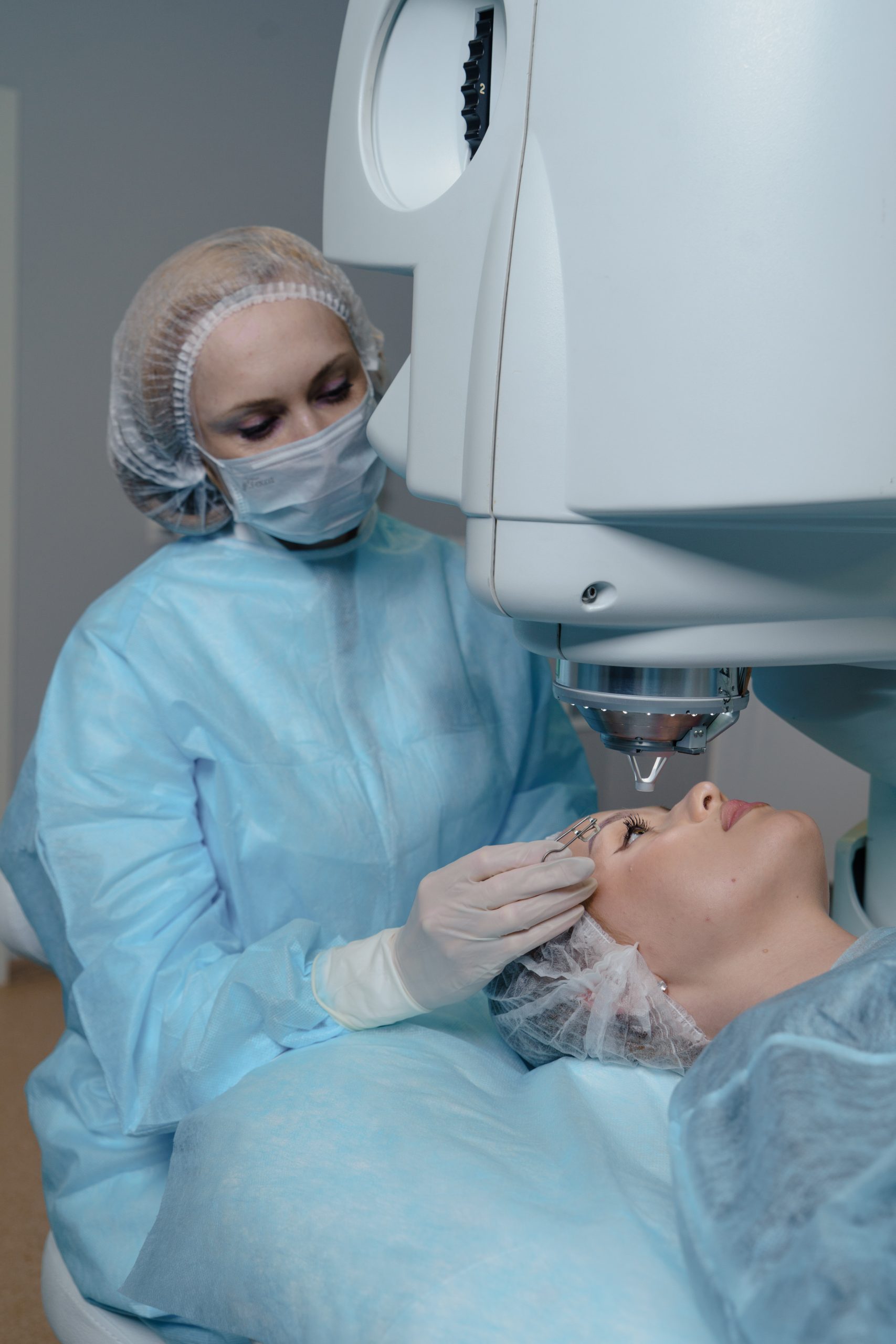 КОРРЕКЦИЯ ЗРЕНИЯ МЕТОДОМ 
FEMTO LASIK